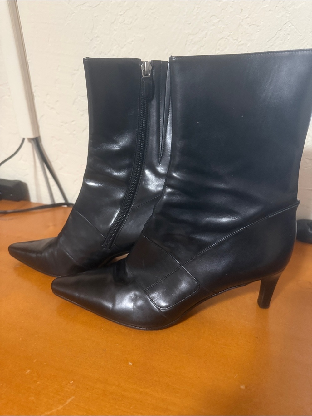 Cole Haan Black Leather Pointed-Toe Mid-Kit Heel Ankle Boots